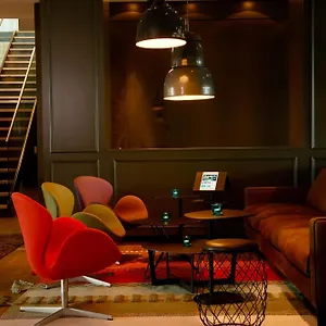 Hotel One ***